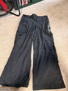 American Eagle Outfitters Black High Rise Wide Leg Cargo Pants NWOT